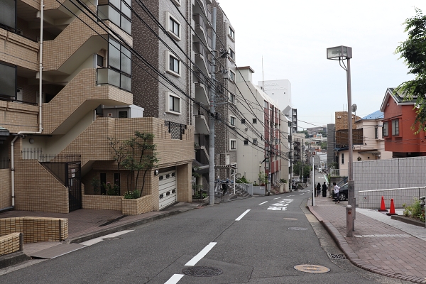 台町を下る坂