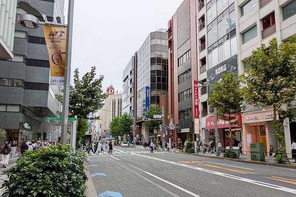 新宿三丁目付近