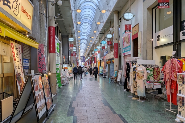 Osaka shotengai: Tenjinbashisuji Shopping Street 