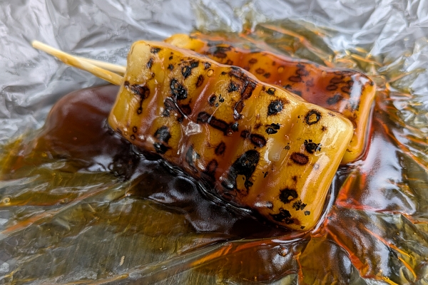 mitarashi dango in Kiyasu sohonpo 