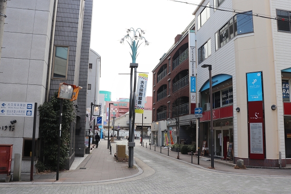 大久保駅前の町並み