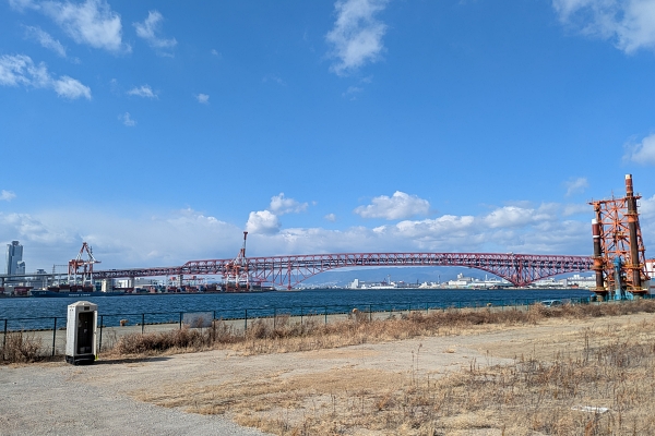 IKEAから見た港大橋