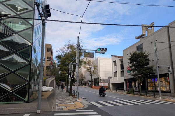 プラダ青山