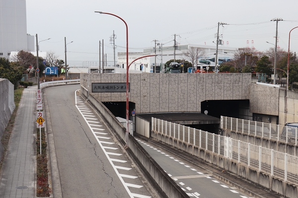 咲州トンネルの入り口