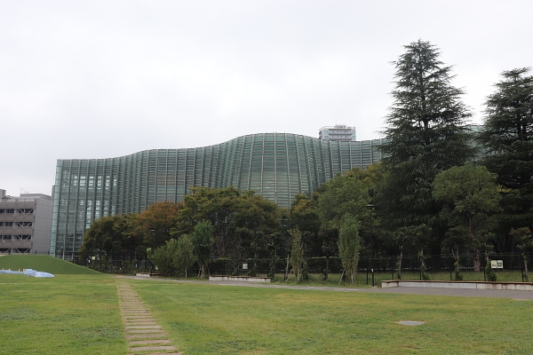 国立新美術館