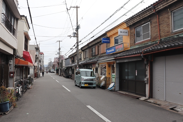 生野商店街からの道