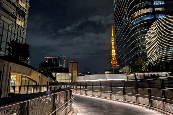 麻布台ヒルズからみた東京タワー